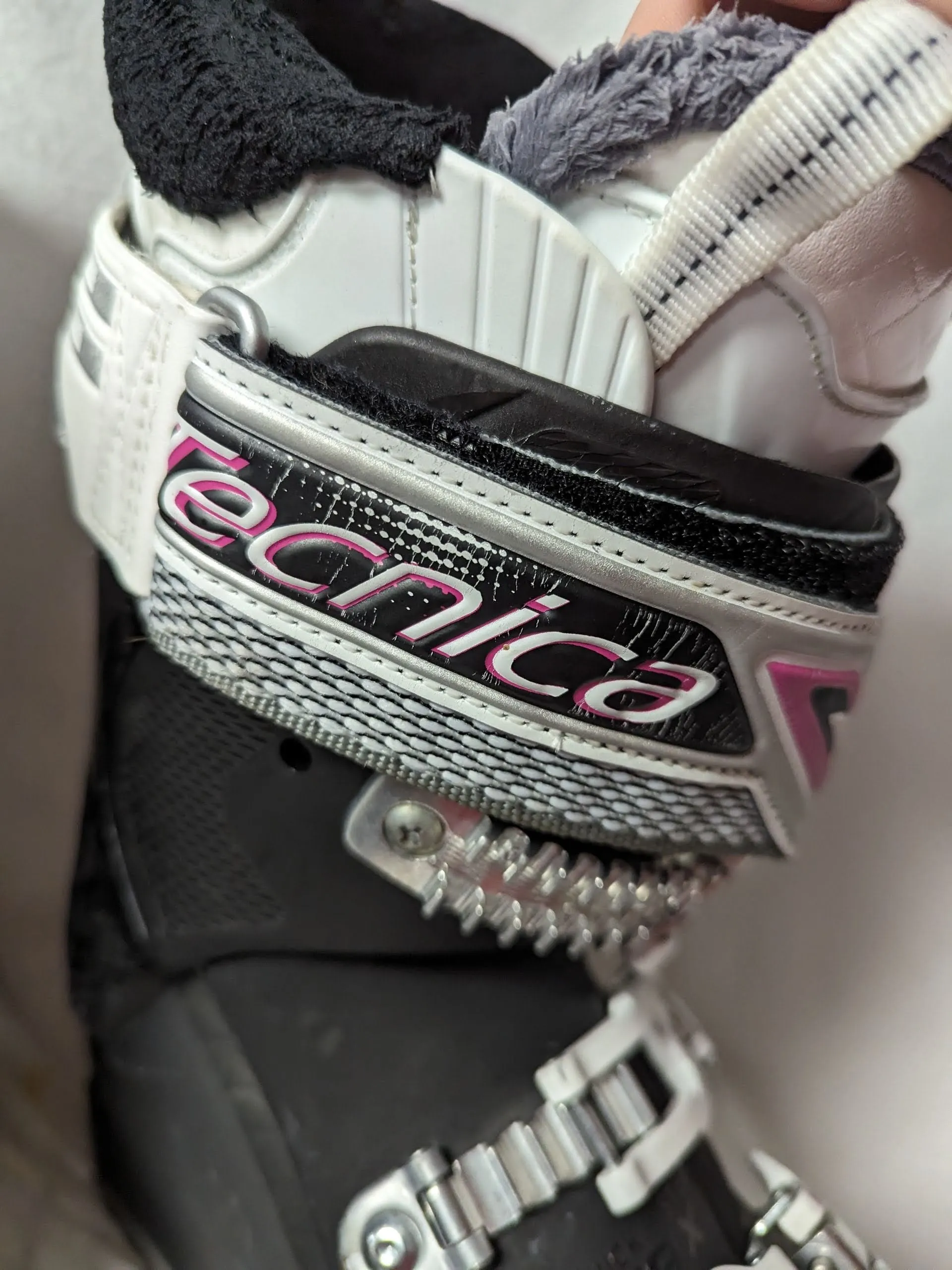 Tecnica Ten.2 85w Rebound Cuff Adapt Women's Ski Boots Size 24.5 Color White Condition Used